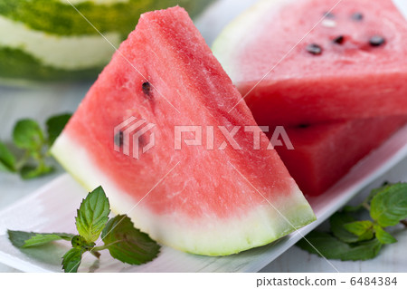 watermelon slices 6484384