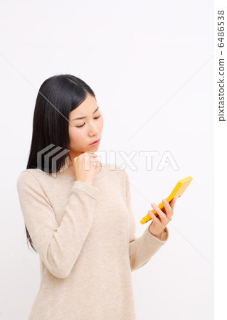 有計算器的婦女 有計算器的婦女 6486538