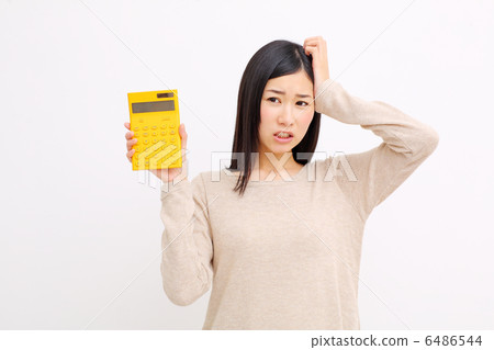 有計算器的婦女 有計算器的婦女 6486544
