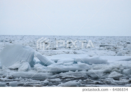Sea of Okhotsk Sea flooded ice (Abashiri City) 6486834
