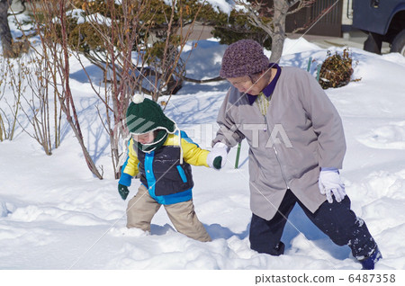 Great-grandmother and great-grandchild Great-grandmother and great-grandchild 6487358
