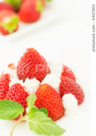 Strawberry  6487803