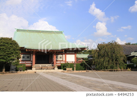 The main hall of Kichijoji in Bunkyo Ward, Tokyo 6494253