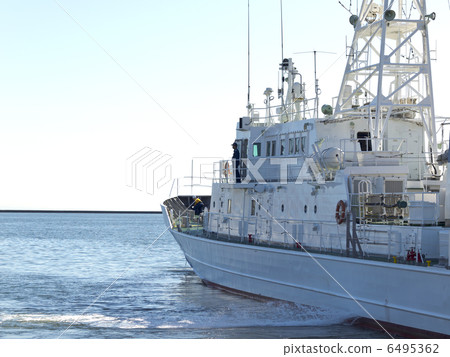 Patrol ship (sideways) 6495362