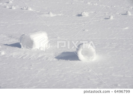 Snow roll snow rolling 6496799