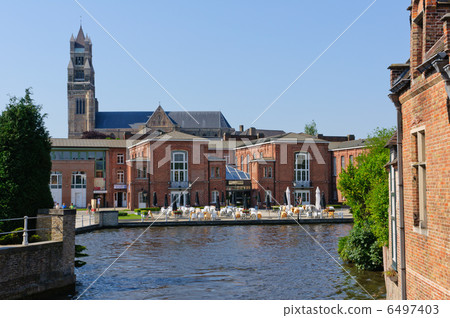 比利時布魯日救世主大教堂和運河 比利時布魯日救世主大教堂和運河 6497403