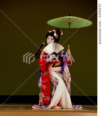 Japanese beauty dancing Japanese dance 6498235