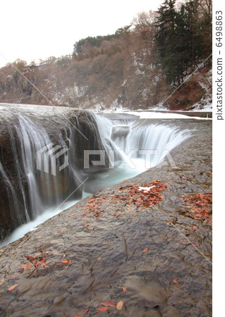 Fubuzuki waterfall 6498863