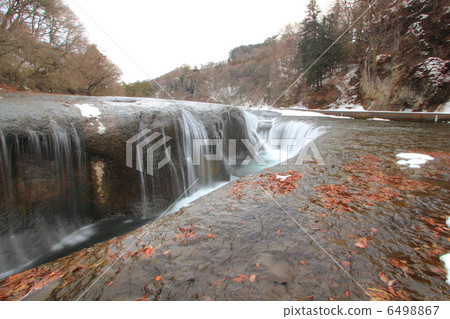 Fubuzuki waterfall 6498867