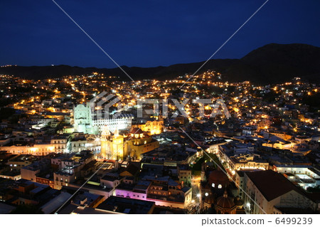 Night view of Guanajuato Night view of Guanajuato 6499239