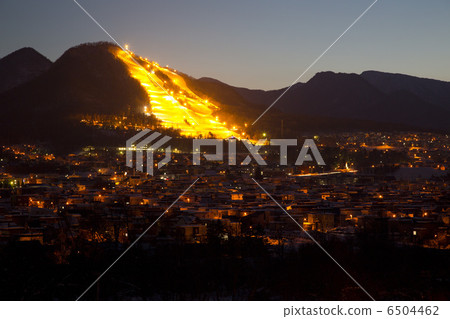 Evening landscape in winter Evening landscape in winter 6504462