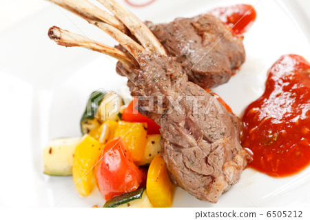 Grilled meat ribs Grilled meat ribs 6505212