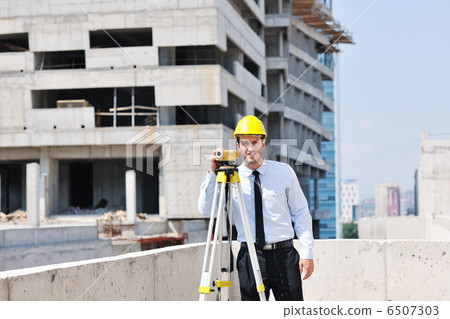 architect on construction site architect on construction site 6507303
