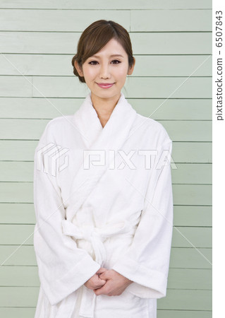A woman who came in a bathrobe 6507843