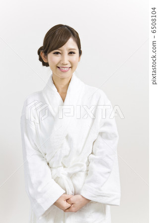 一個穿著浴袍的女人 一個穿著浴袍的女人 6508104