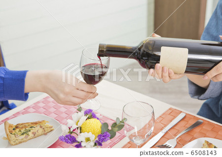 女人們穿著酒 6508143