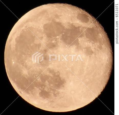 Moon  6511071