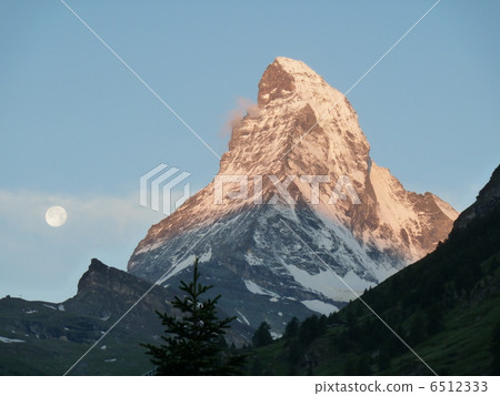 Matterhorn Morning glow and moon 6512333