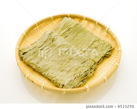 Tororo kombu (aka: shaved kelp) 6513250