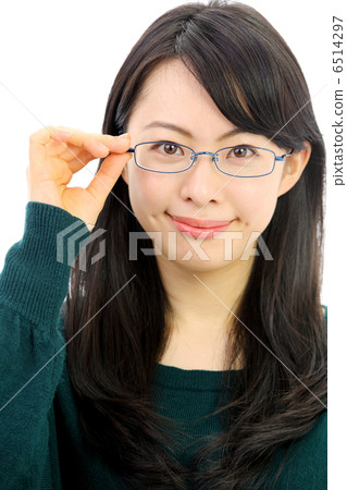 戴眼鏡的女孩 6514297