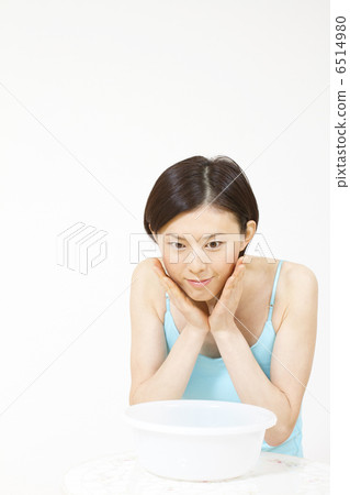 女人洗臉 6514980