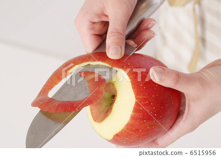 Peeling of apples Peeling of apples 6515956