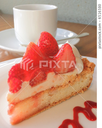 Strawberry tart 6516380