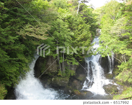 Crown waterfall 6517992