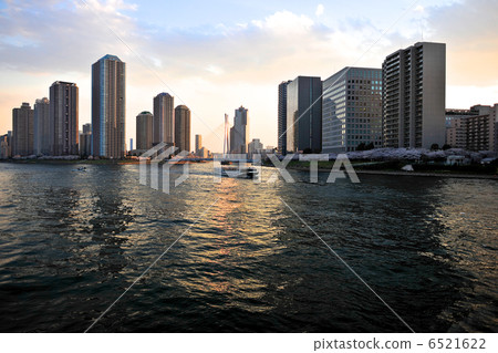 Tokyo downtown sunset The Sumidagawa landscape 6521622