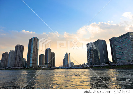 Tokyo downtown sunset The Sumidagawa landscape 6521623