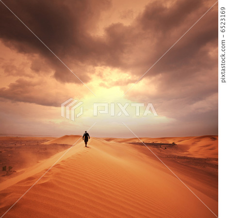 Hike in desert 6523169