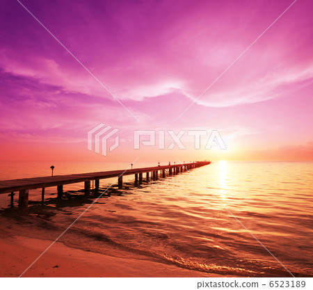Boardwalk on beach 6523189