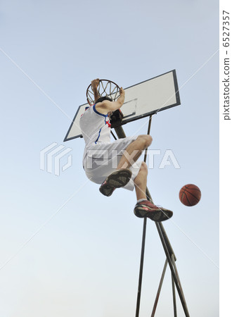 basketball player 6527357