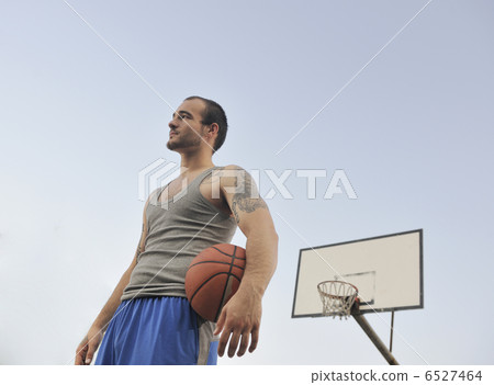 basketball player 6527464