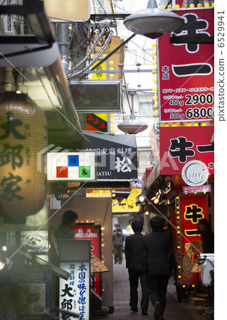 在Tsurubashi燒烤 6529941