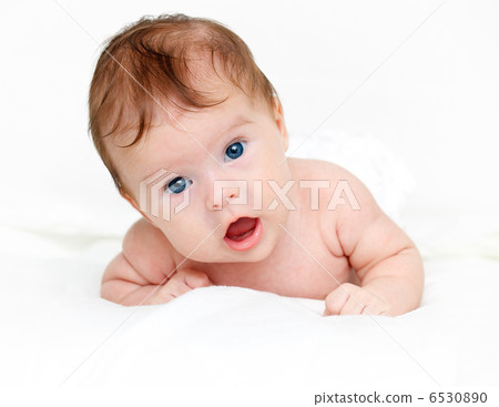 Cute crawling baby 6530890
