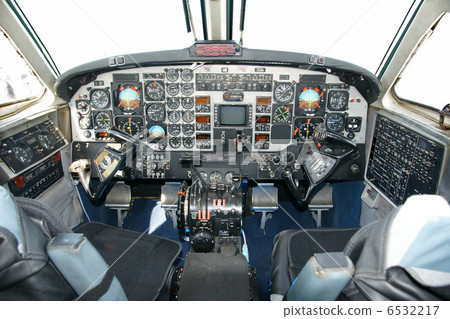 Trainer: Airplane 6532217