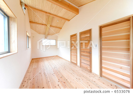 Woody newly constructed child's side horizontal position -3 6533076