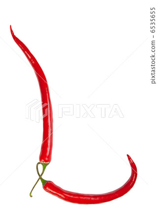 L letter made from chili 6535655