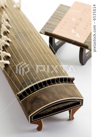 A harp A harp 6535814