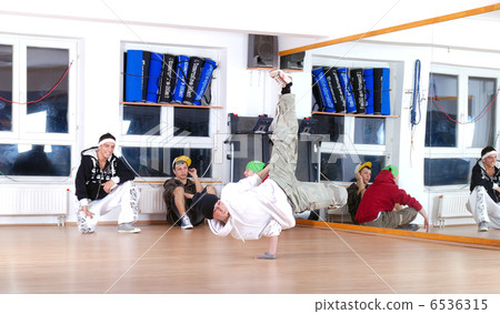 .break dancer 6536315