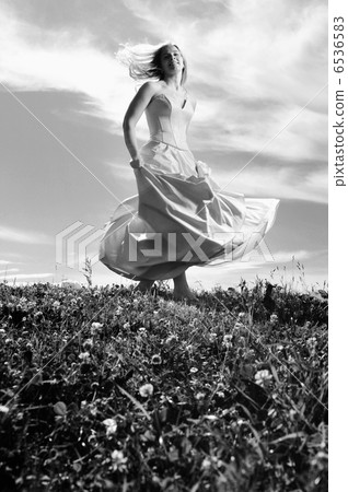 bride outdoor bride outdoor 6536583