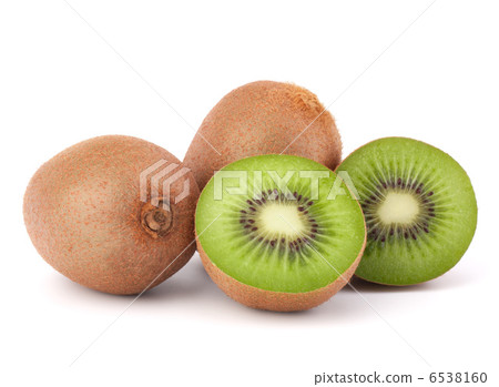 Whole kiwi fruit and his segments 6538160