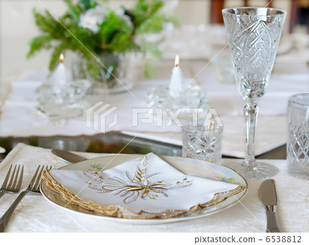 Place Setting  6538812