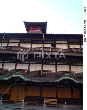 Dogo Onsen main building in the new spring 6538915