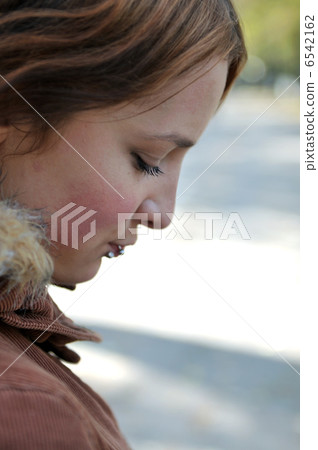 Young woman looking Young woman looking 6542162