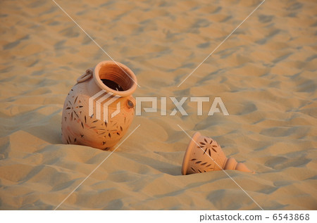 arabic pot in sand arabic pot in sand 6543868