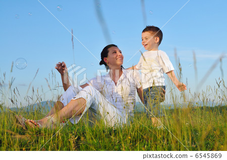 woman child outdoor woman child outdoor 6545869