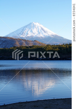 西湖和富士山 6554841