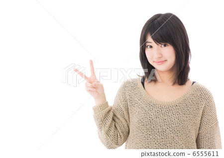 Female college students to peace 6555611